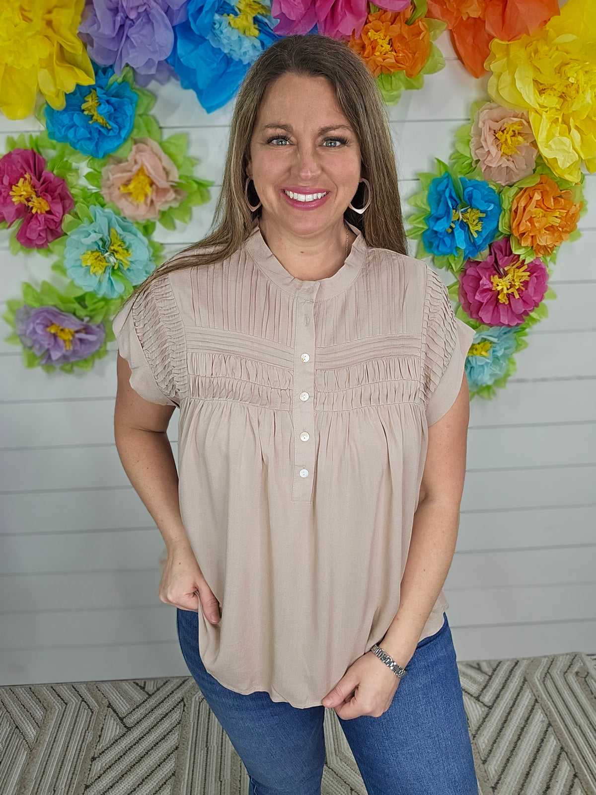 TAUPE PLEASTED BUTTON TOP