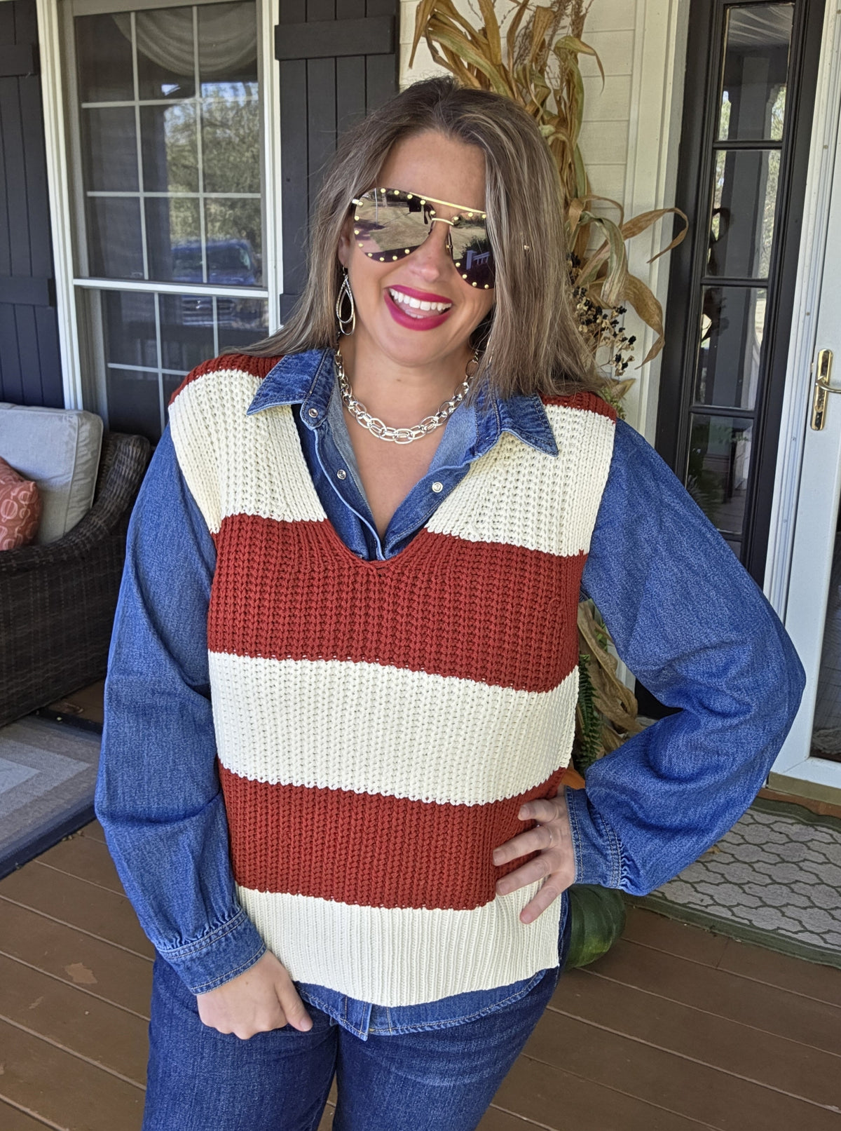RED/IVORY STRIPED V NECK SWEATER VEST