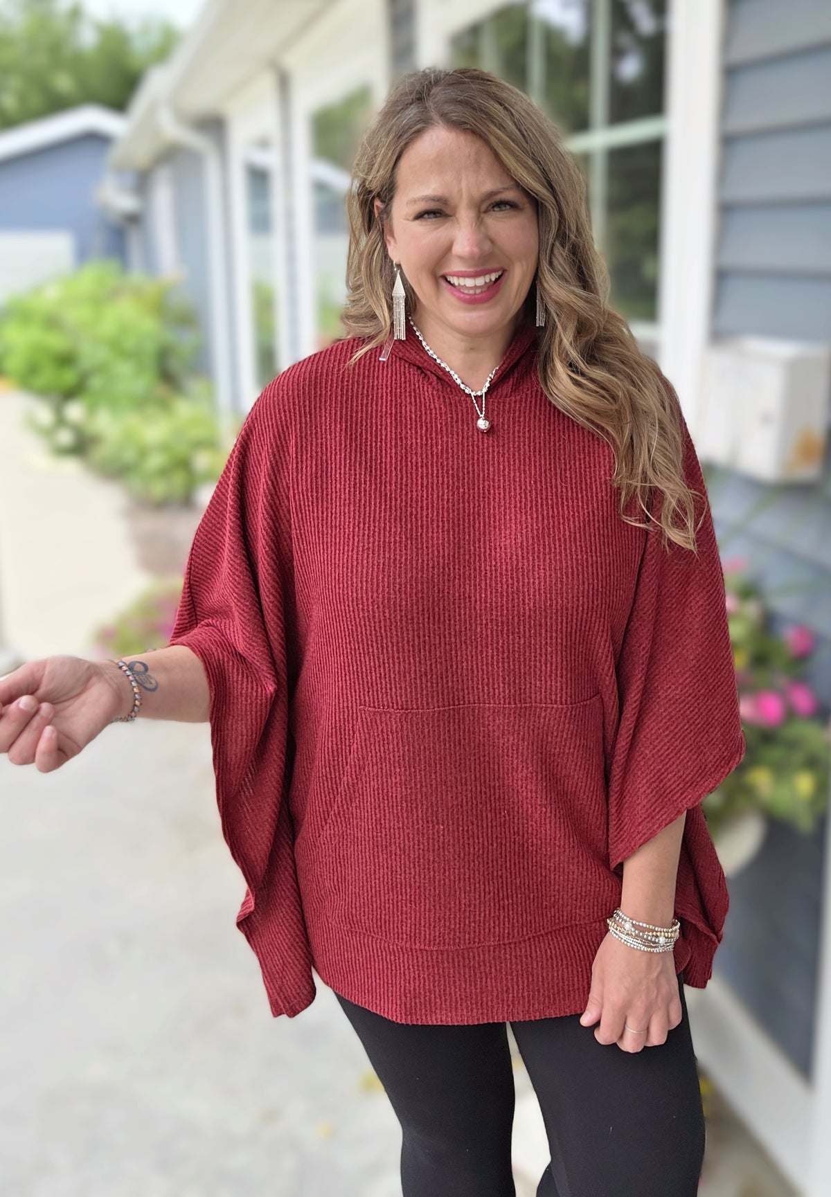DEAR SCARLETT HORIZON PONCHO HOODIE - WINE