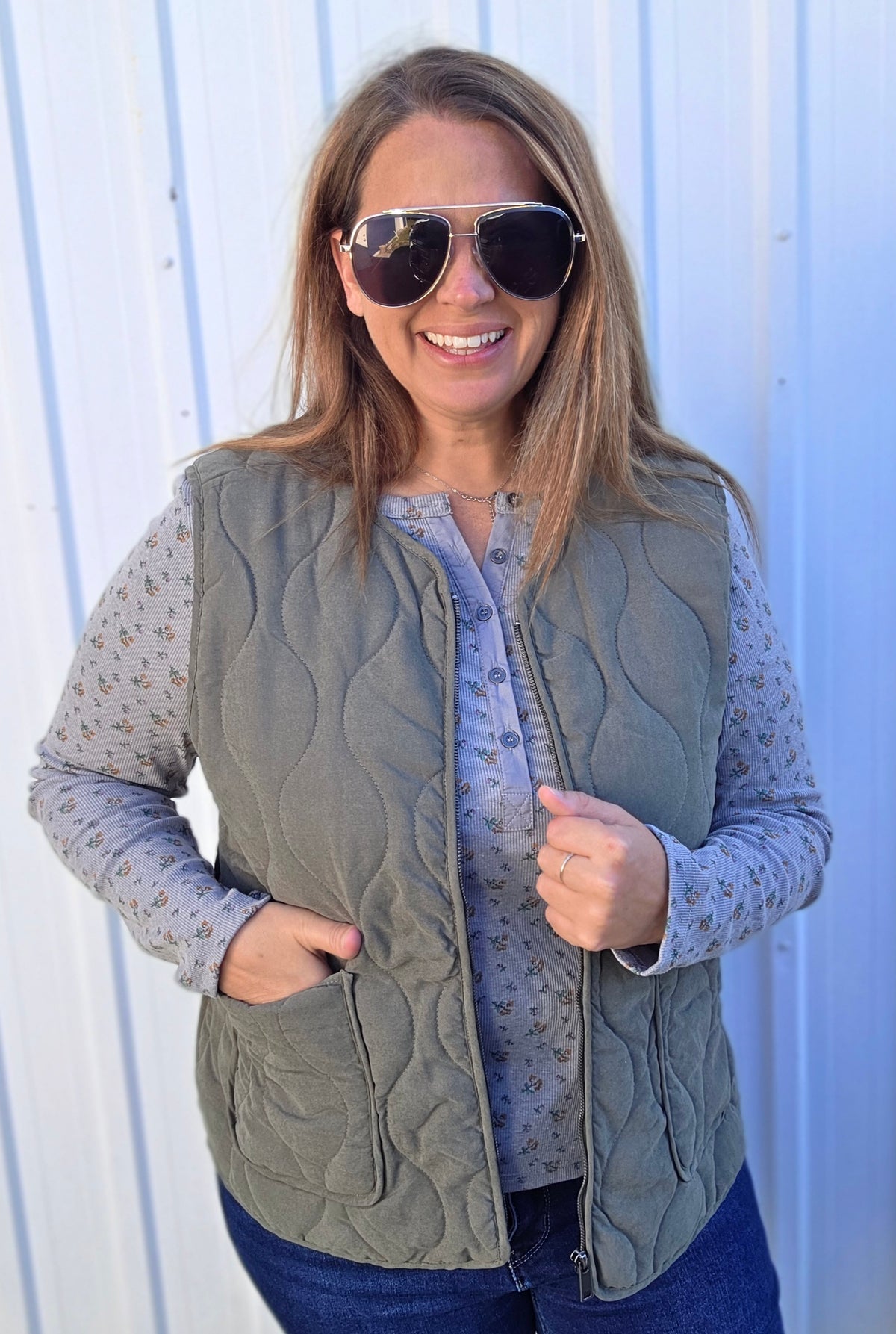 OLIVE QUILTED WOVEN ZIP UP VEST