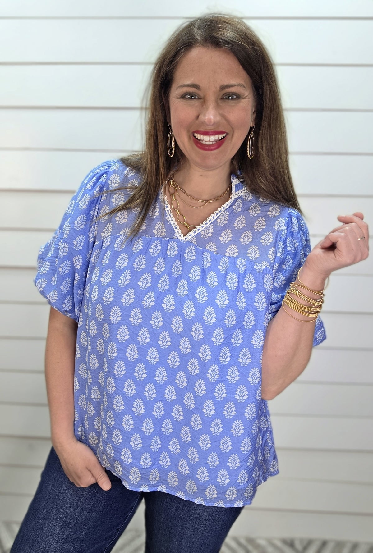 LIGHT BLUE/CREAM PRINTED V NECK TOP W/ LACE TRIM