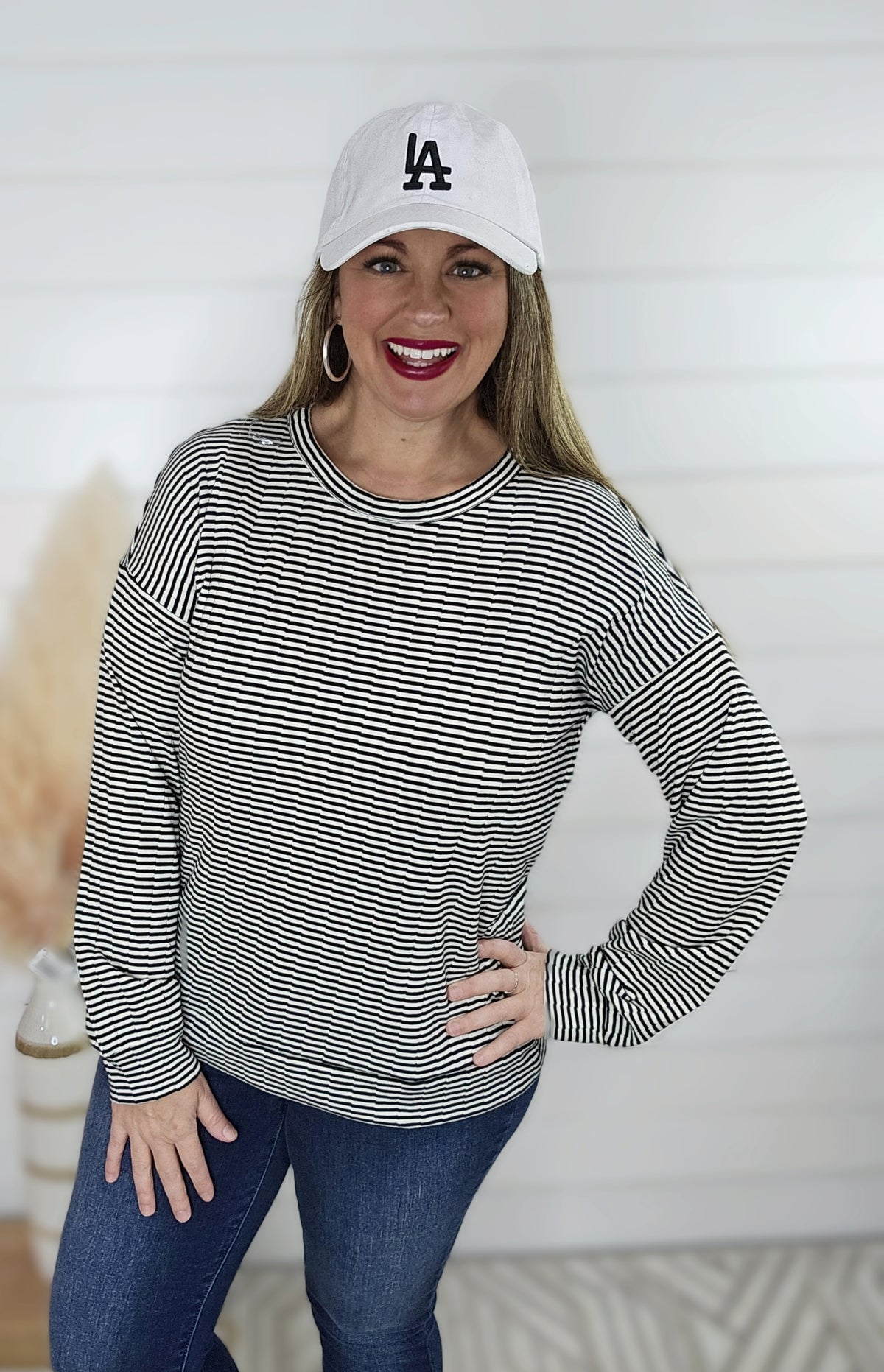 BLACK/IVORY TEXTURED STRIPED LONG SLEEVE KNIT TOP