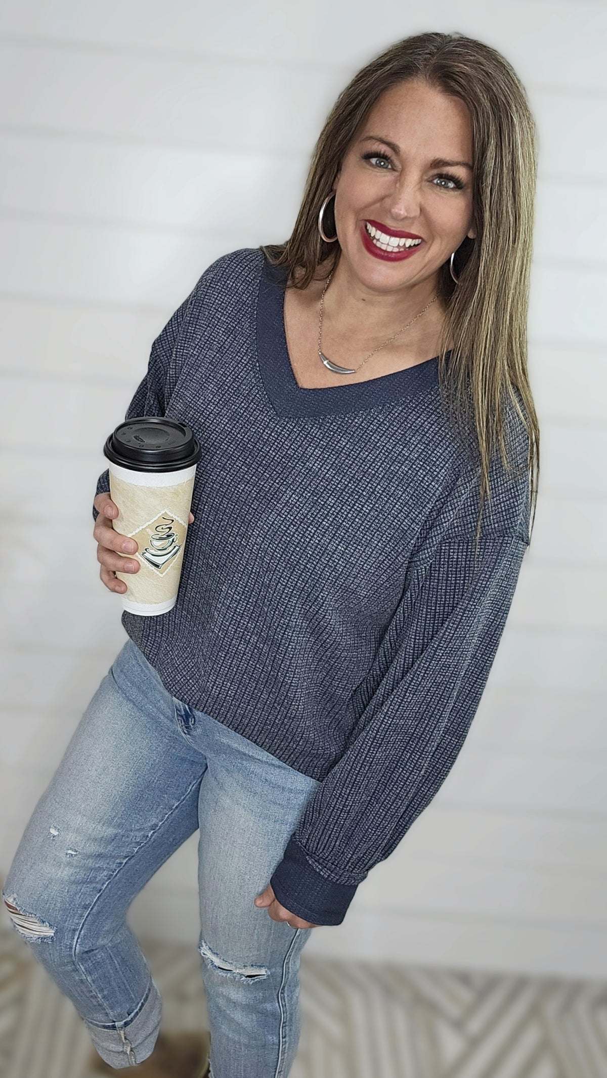 NAVY WAFFLE TEXTURED V NECK KNIT TOP