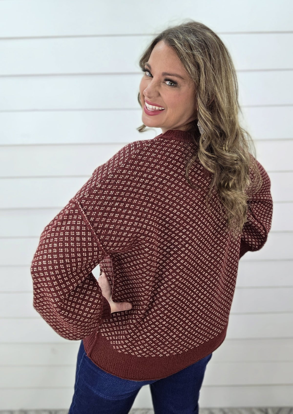 BURGUNDY MINI JACQUARD CREW NECK KNIT SWEATER