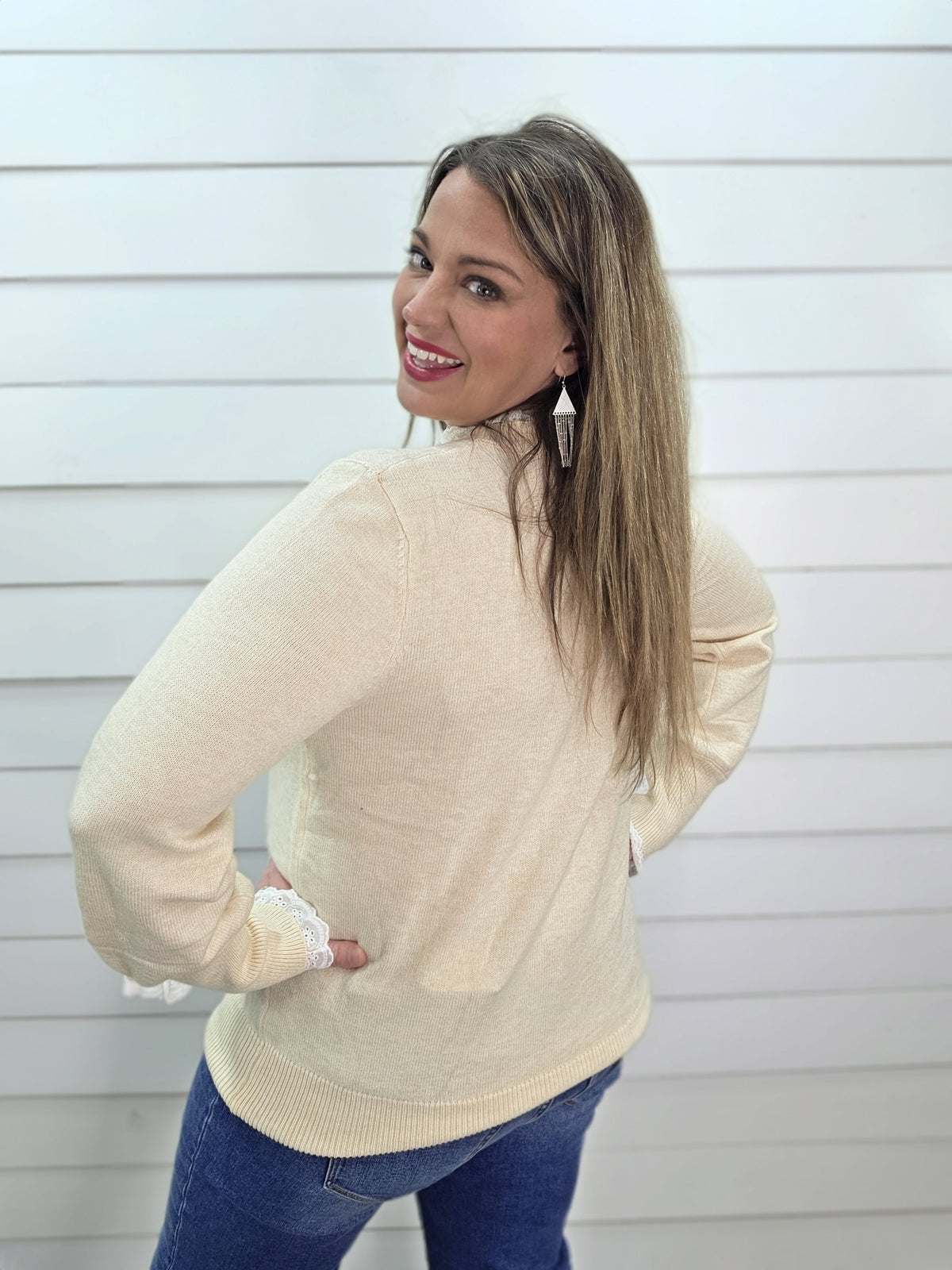 CREAM LACE TRIM SOFT PULLOVER SWEATER