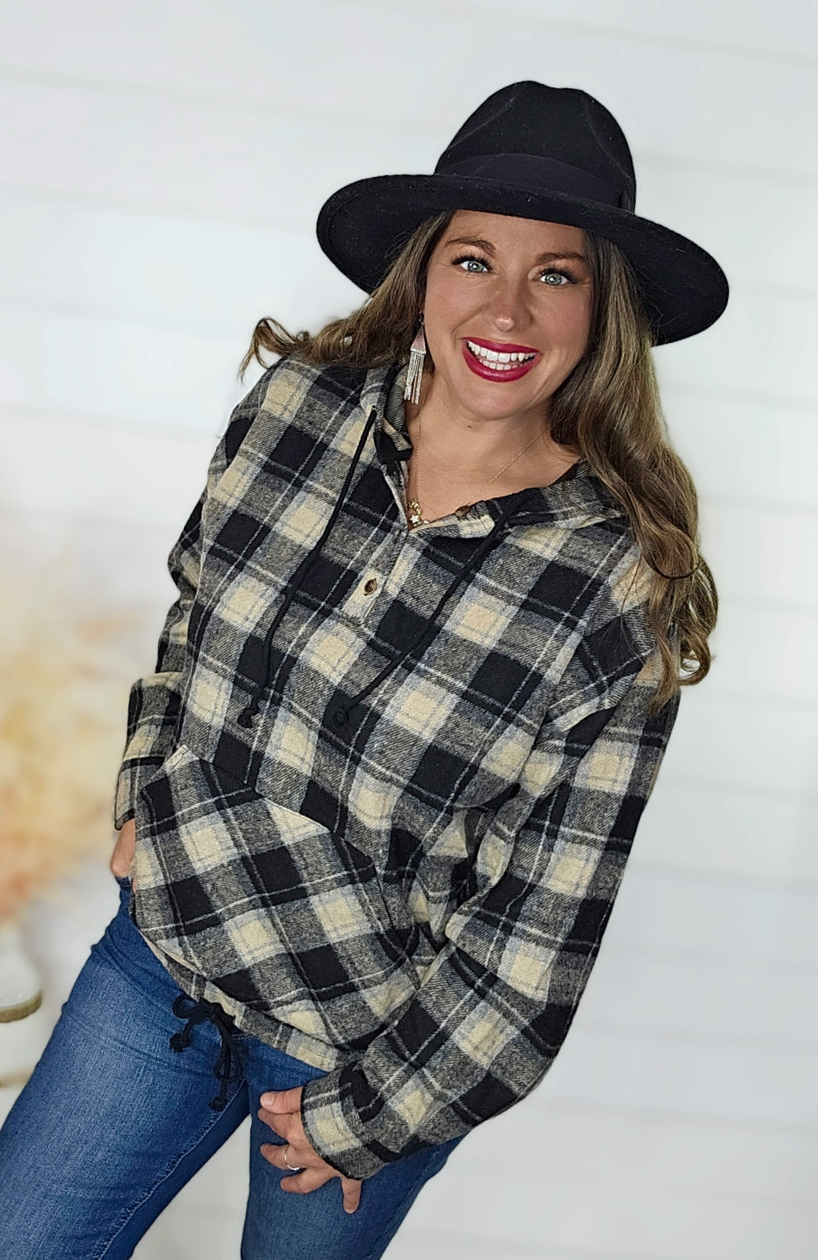 BLACK LIGHTWEIGHT FLANNEL PLAID PULLOVER HOODIE W/ KANGAROO POCKET