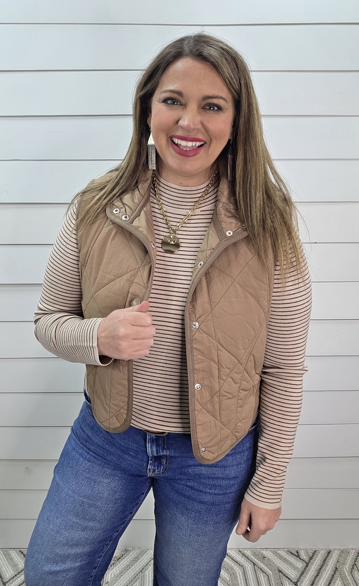 MOCHA LIGHT WEIGHT QUILTED VEST