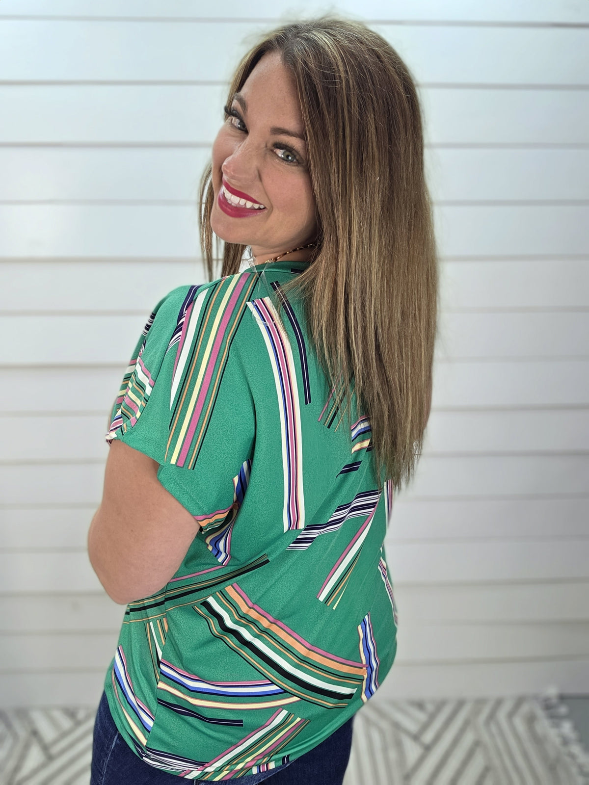 GREEN GEO PRINT V NECK KNIT TOP