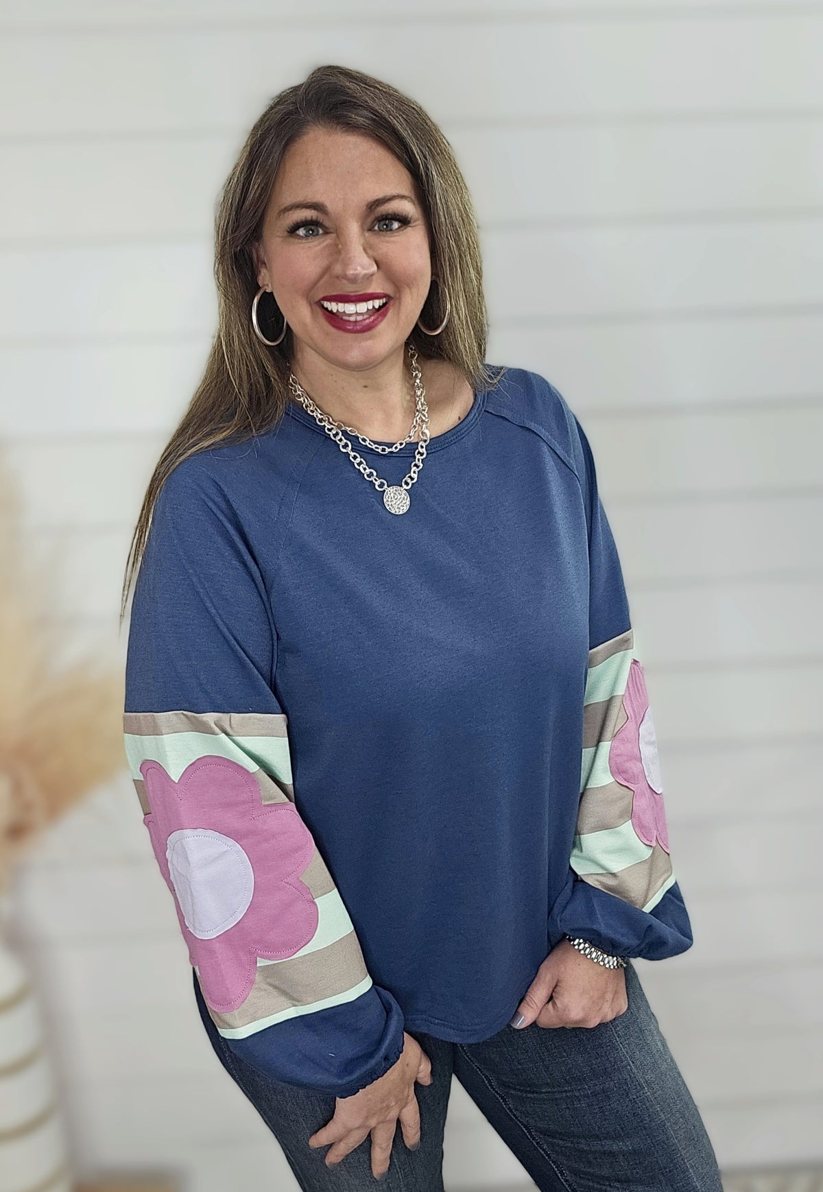 NAVY FLORAL/STRIPED SLEEVE TOP