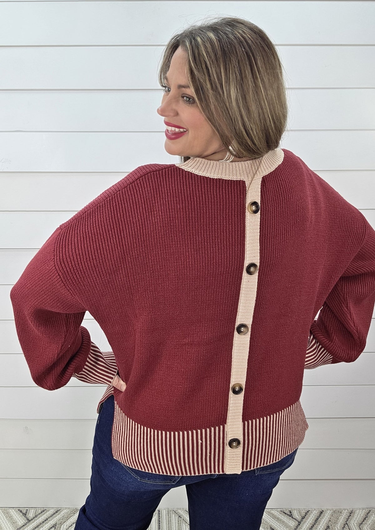 BURGUNDY CONTRAST STRIPED HEM W/ BUTTON BACK DETAIL SWEATER