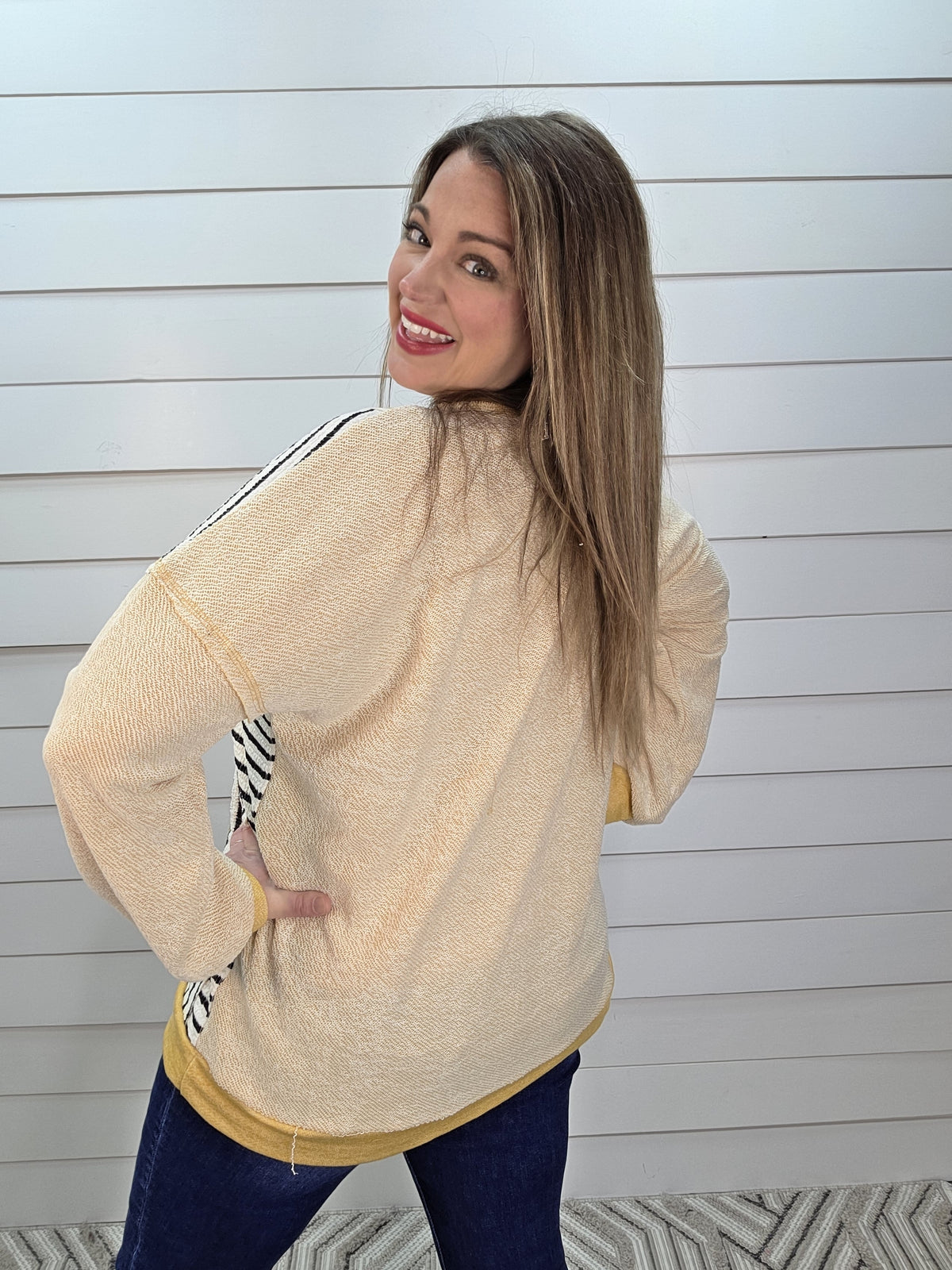 YELLOW CONTRAST KNIT TOP W/ SIDE POCKETS