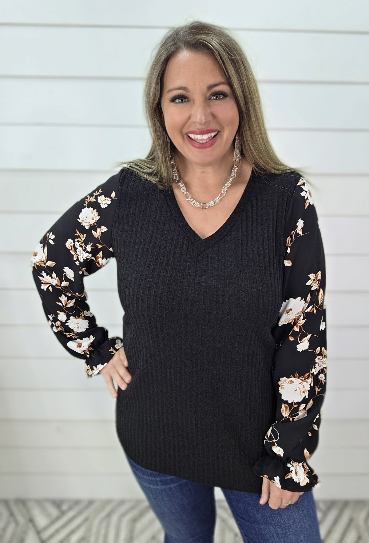 BLACK RIBBED V NECK / FLORAL CONTRAST SLEEVE TOP
