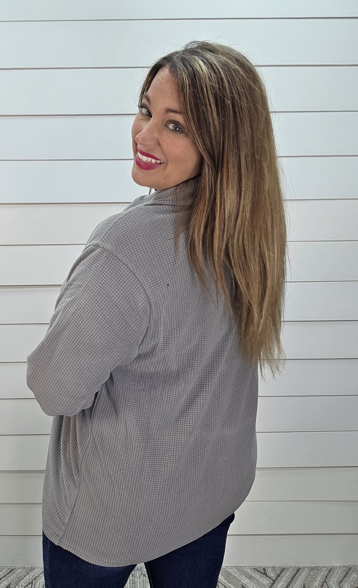 GREYRAISED BRUSHED CHECKED TEXTURE BUTTON DOWN KNIT TOP