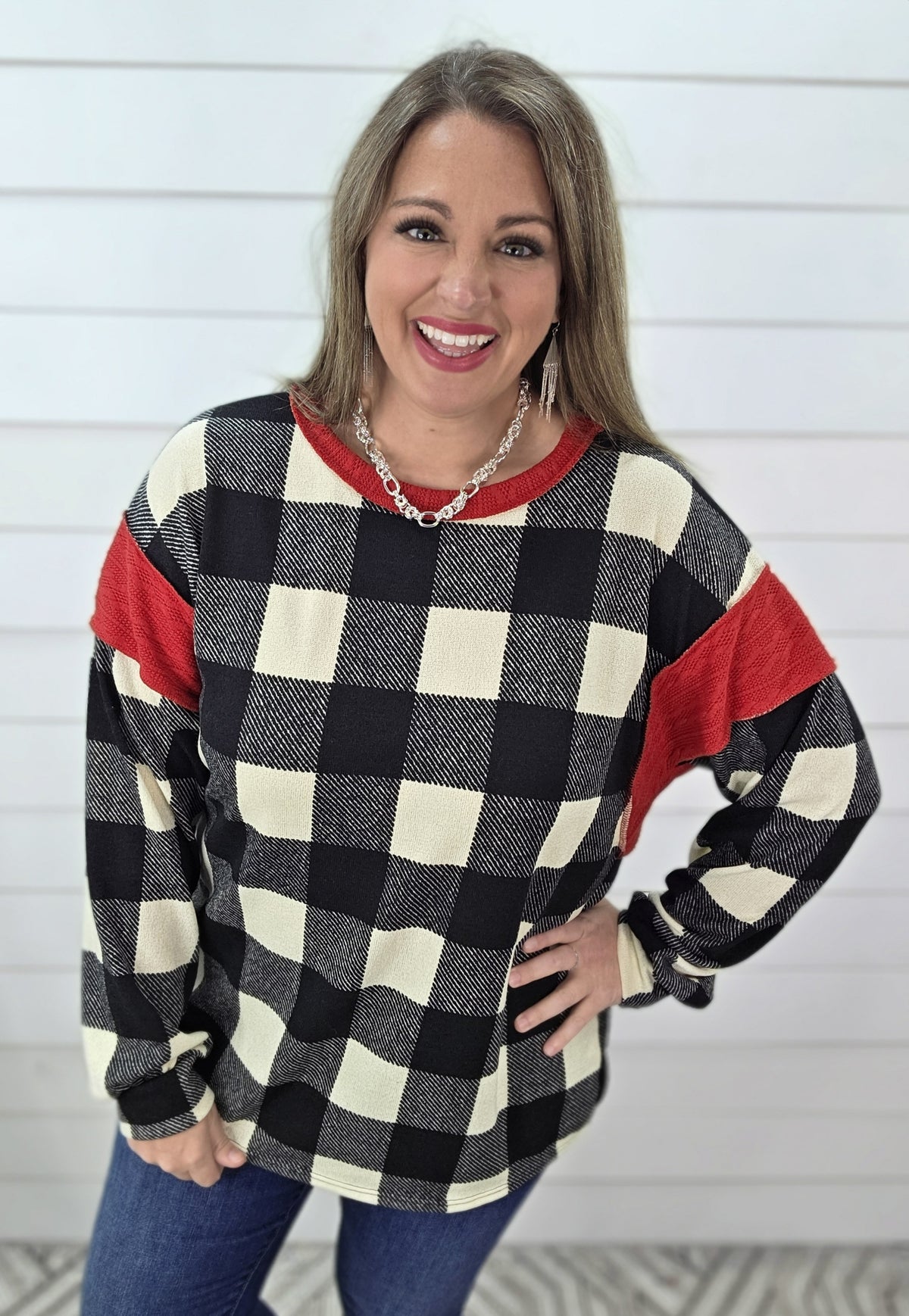 CREAM/BLACK CHECK KNIT TOP WITH RED ACCENT