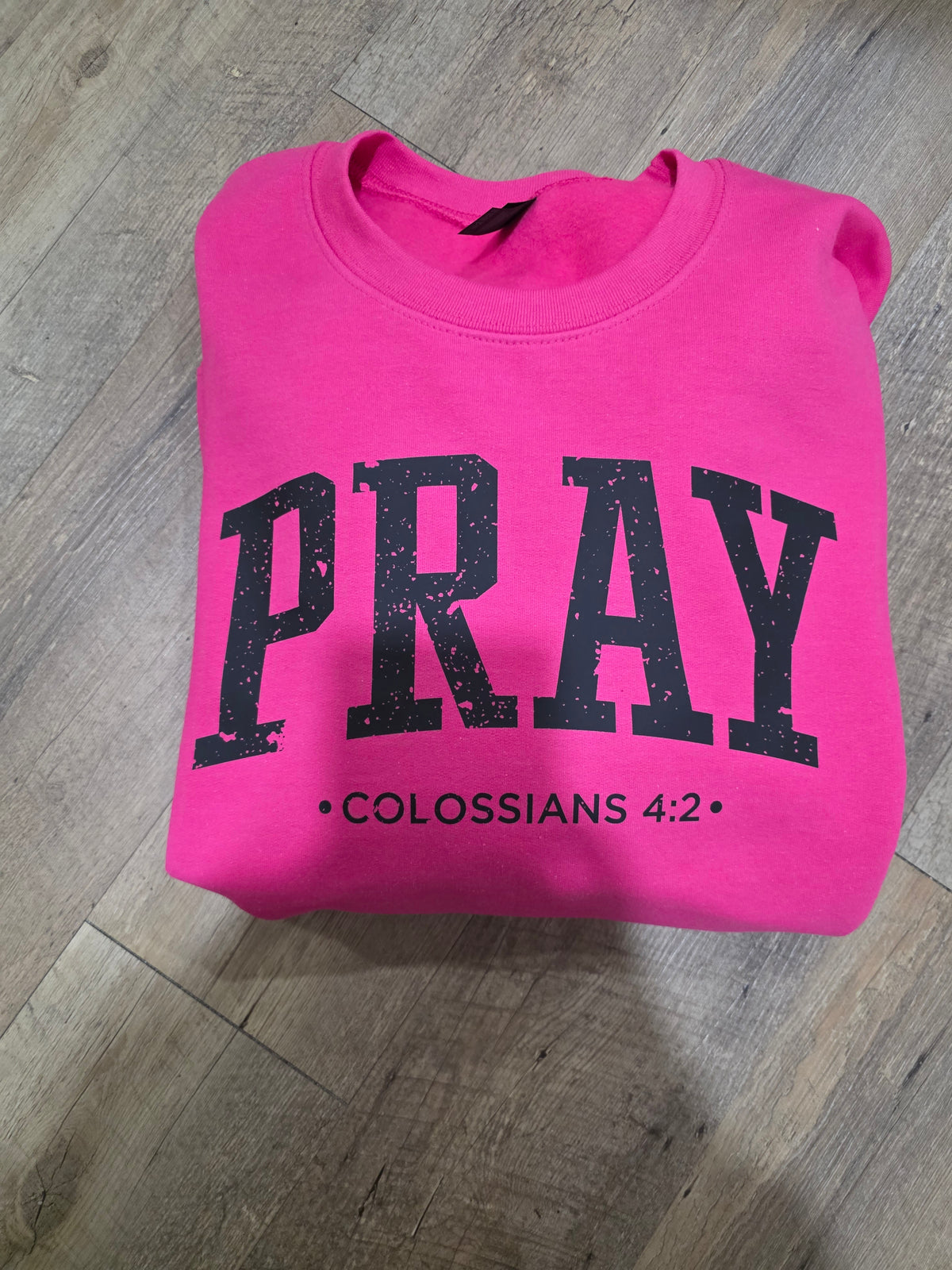 PRAY GRAPHIC SWEATSHIRT