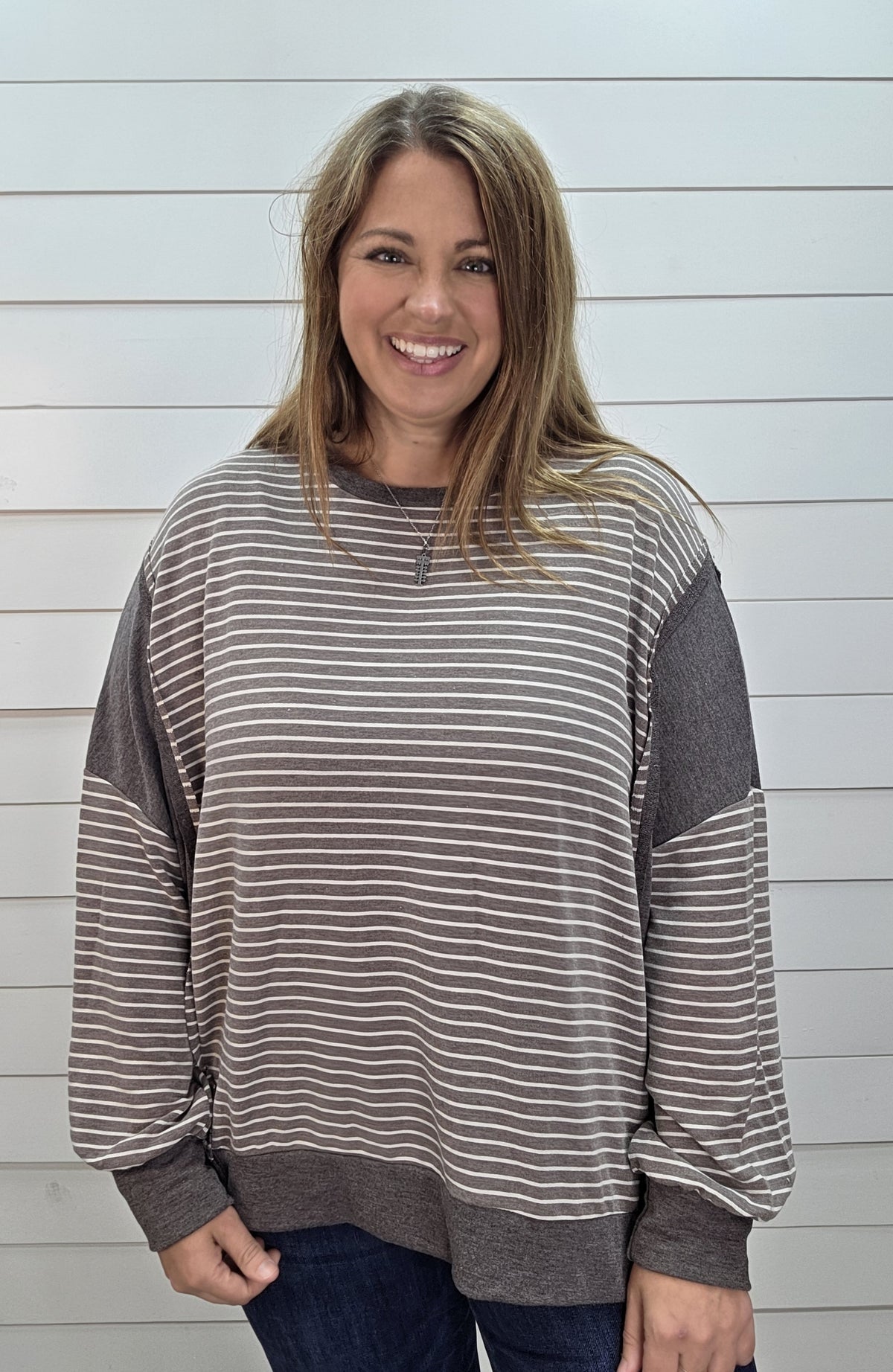 BROWN OVERSIZED STRIPED KNIT SIDE SPLIT KNIT TOP