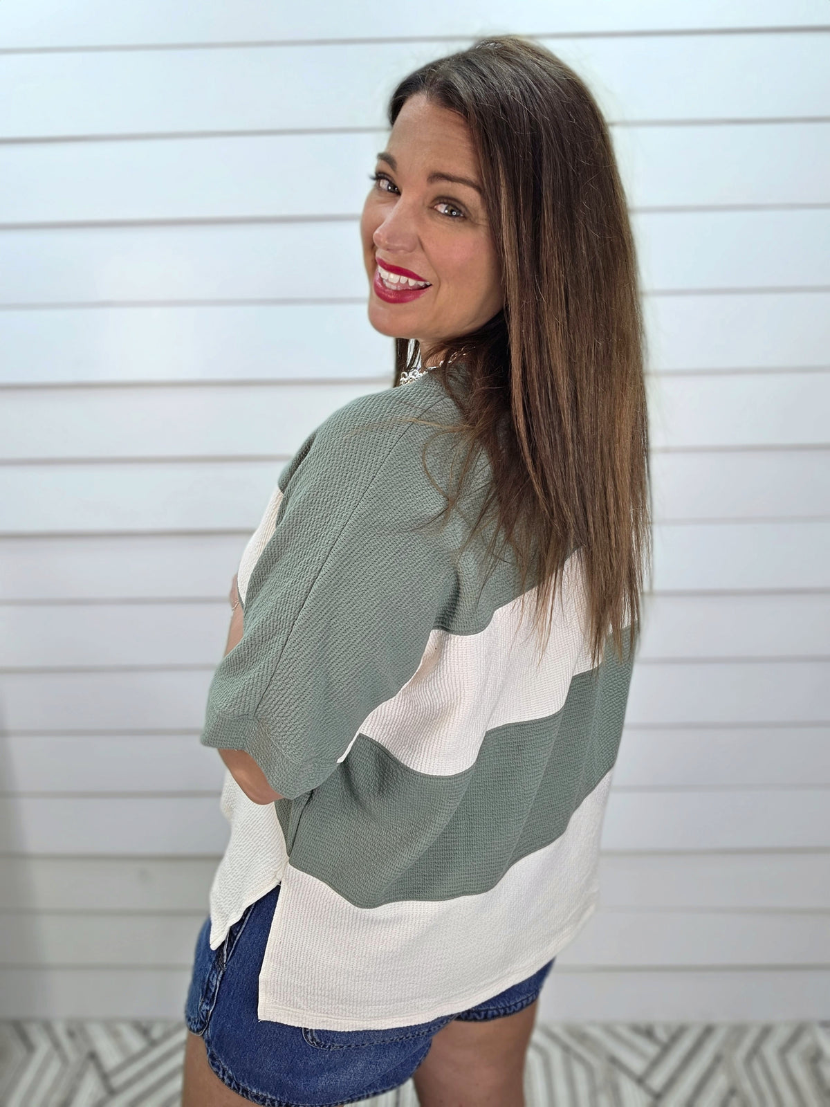 CREAM/SAGE WIDE STRIPE CLOUD FABRIC V NECK LOOSE FIT TOP