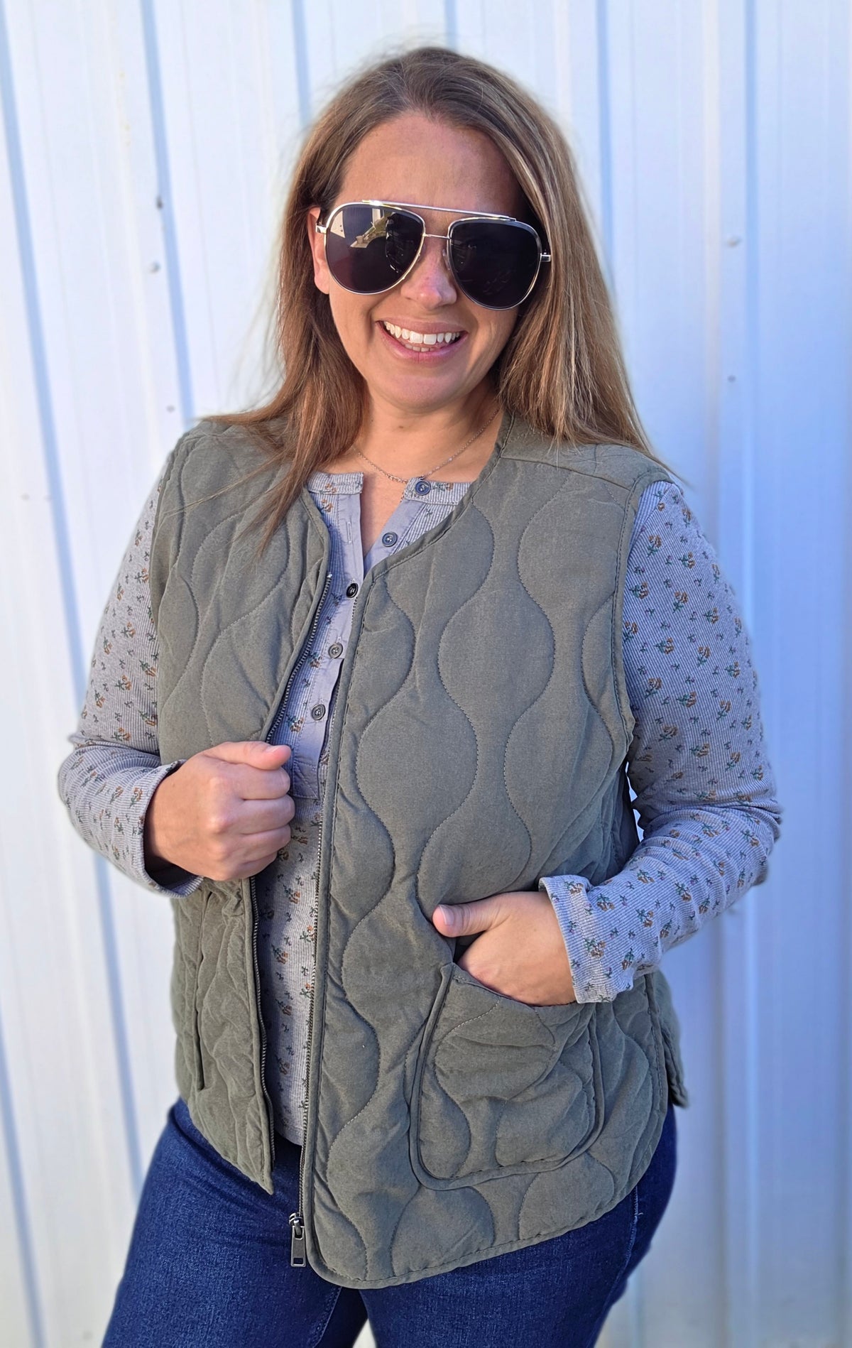 OLIVE QUILTED WOVEN ZIP UP VEST