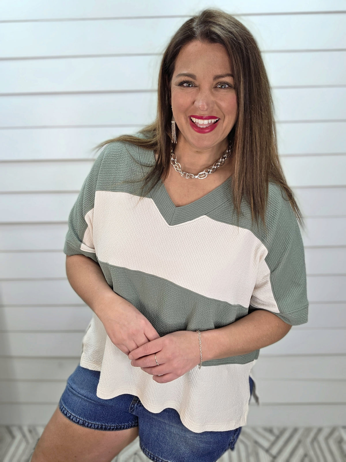 CREAM/SAGE WIDE STRIPE CLOUD FABRIC V NECK LOOSE FIT TOP