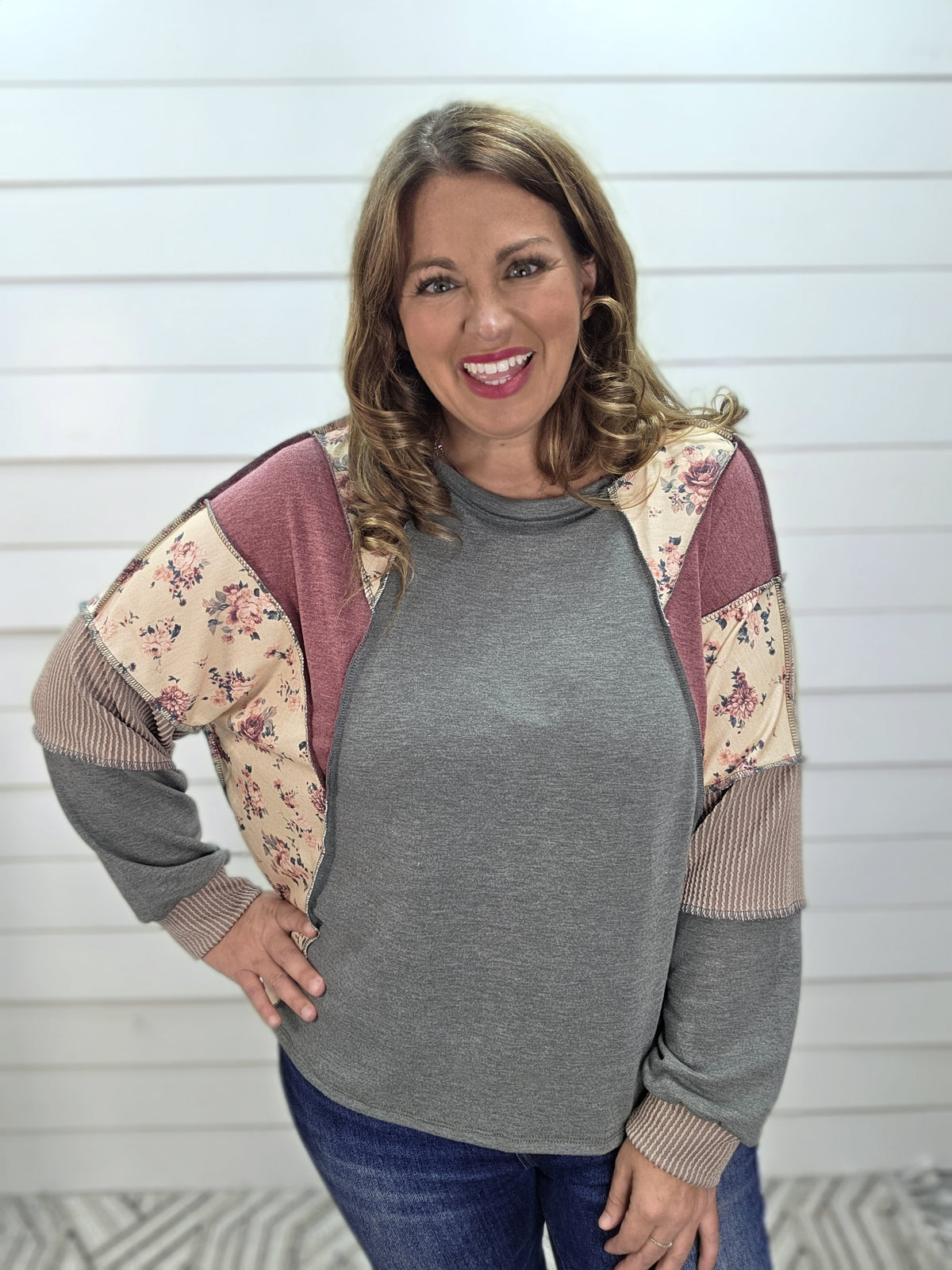 OLIVE/FLROAL CONTRSAT KNIT COLORBLOCK TOP