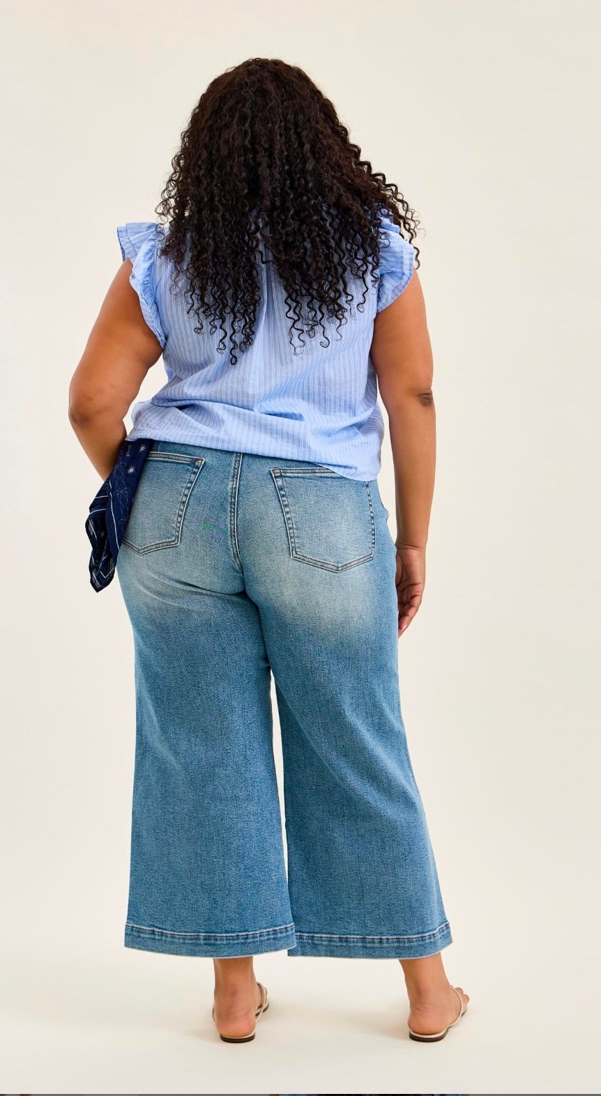 JUDY BLUE MID RISE ANKLE WIDE LEG W/ BACK DART & BANDANA LOOP