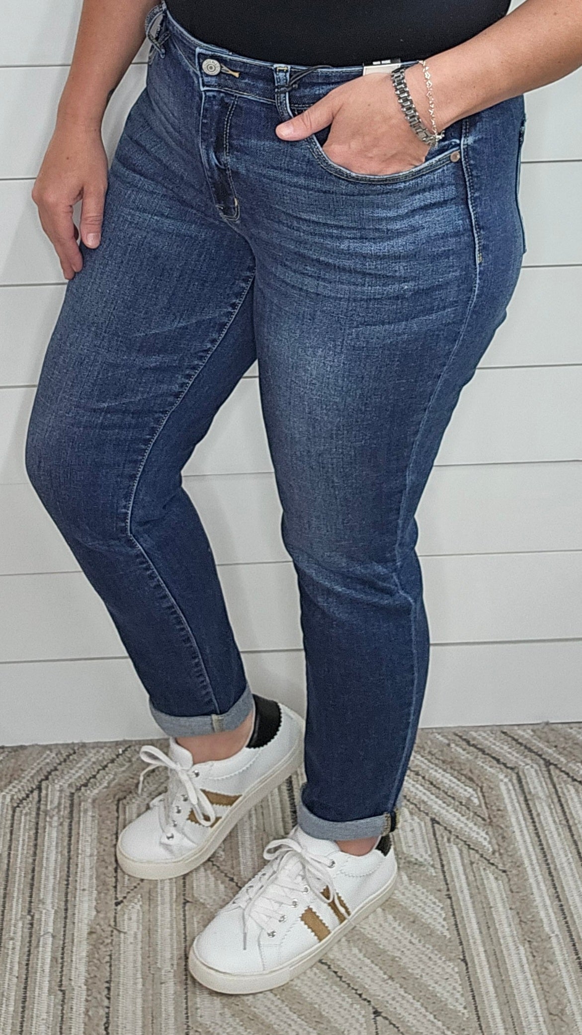 JUDY BLUE DK CORE MIDRISE CUFFED BOYFRIEND JEAN