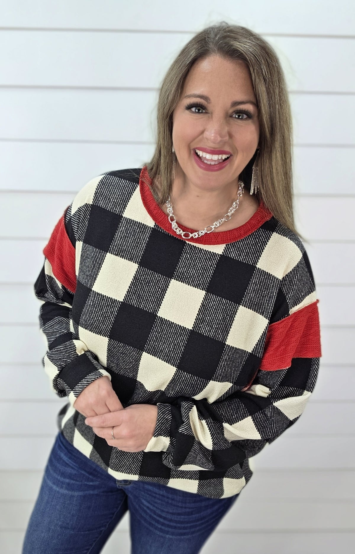 CREAM/BLACK CHECK KNIT TOP WITH RED ACCENT