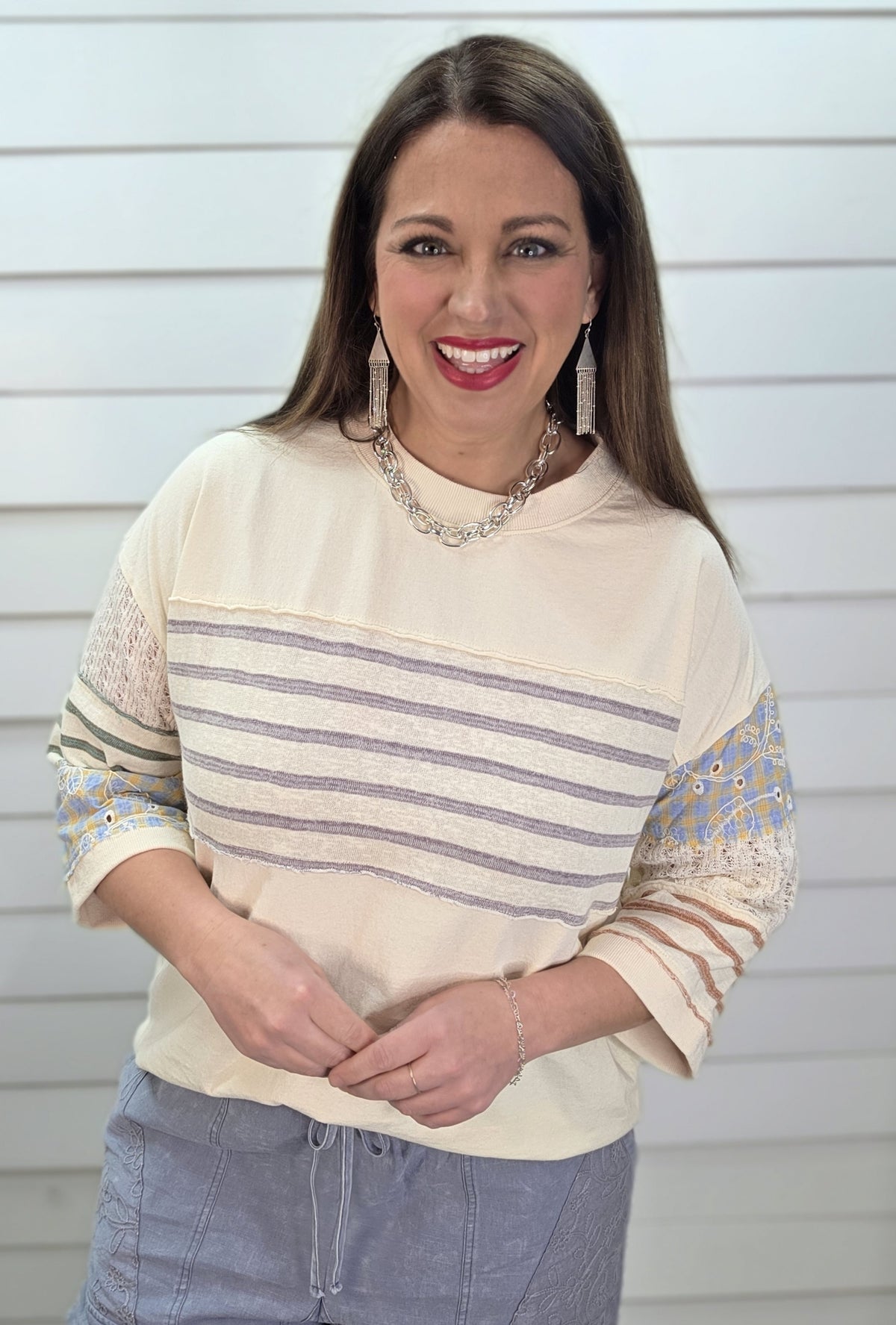 IVORY STRIPED COTTON KNIT TOP W/ COLORBLOCK HALF SLEEVES