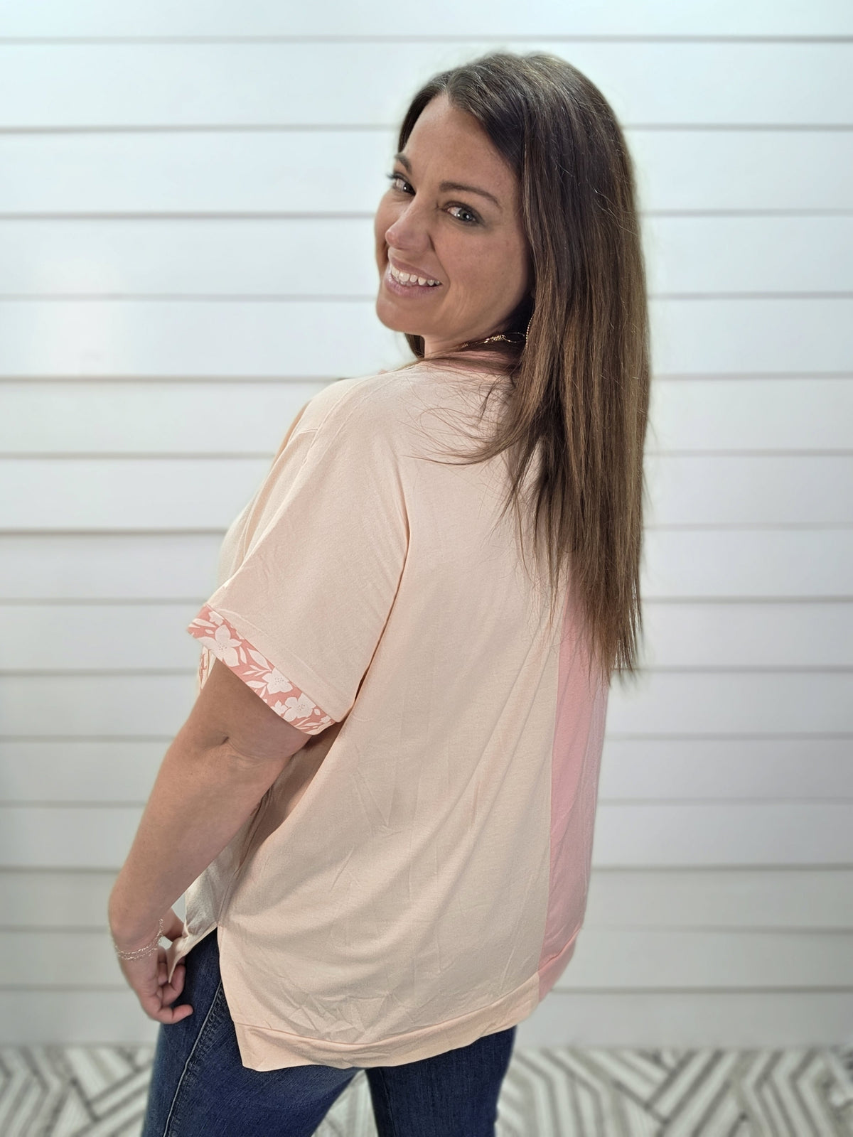 PEACH/PINK COLORBLOCK FLORAL KNIT TOP