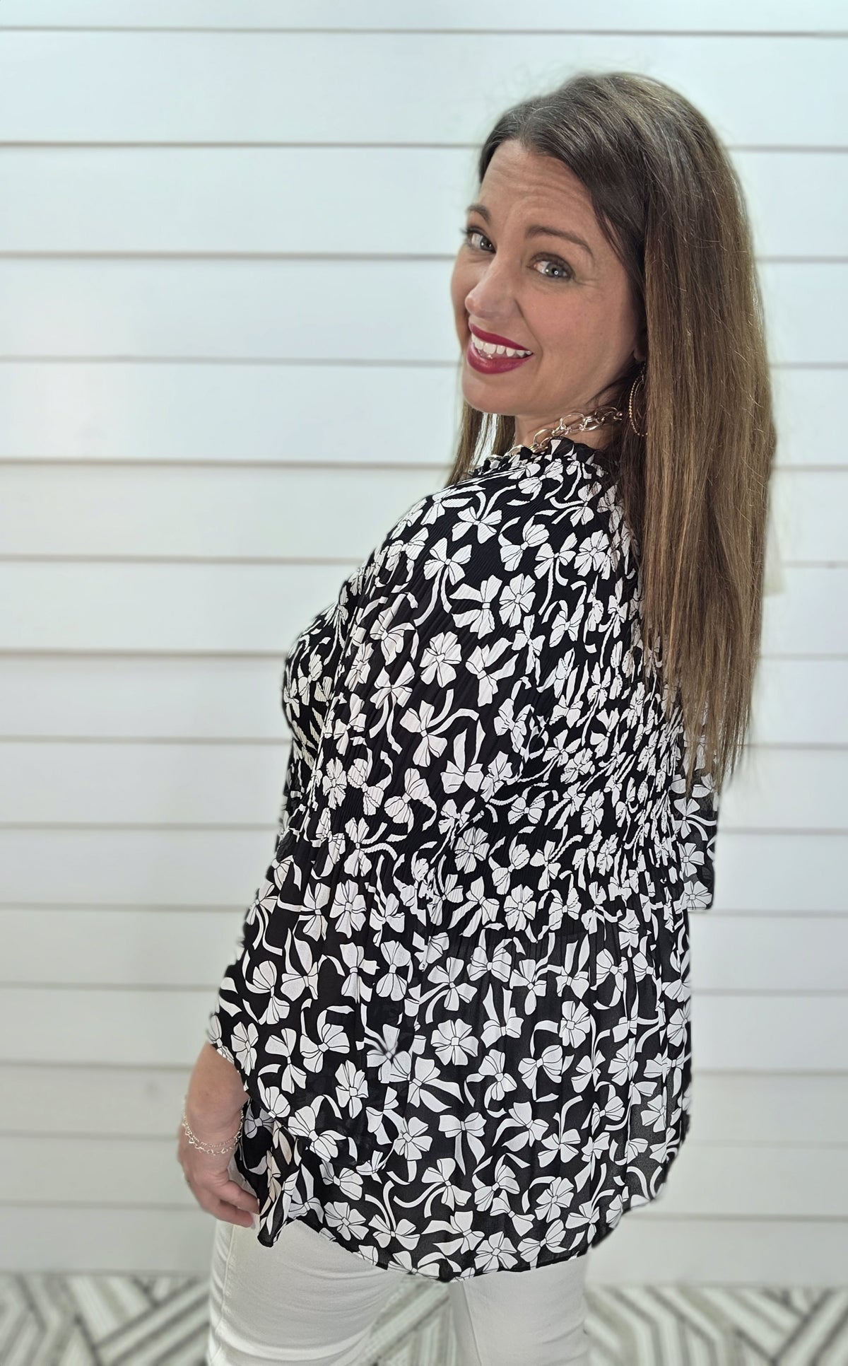 BLACK/WHITE LOOSE SMOCK BOW PRINT FLOWY TOP