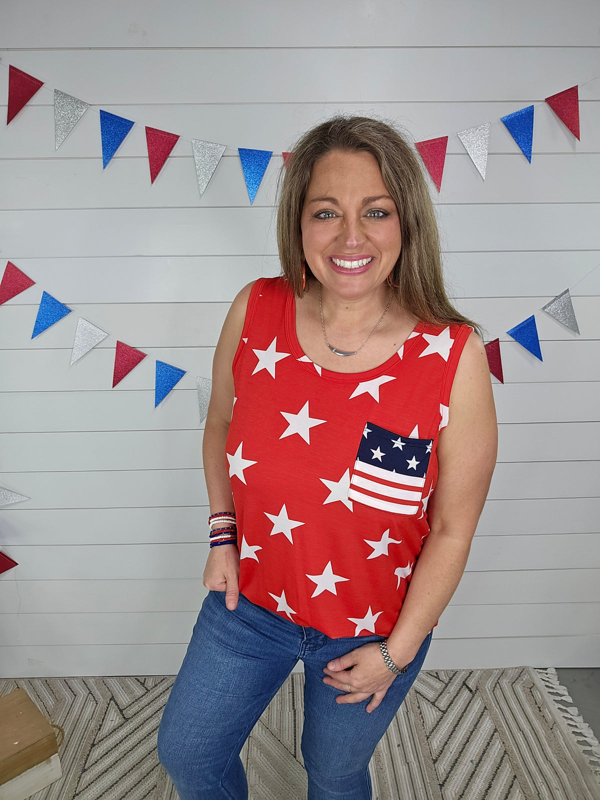 RED STAR TANK W/ FLAG POCKET