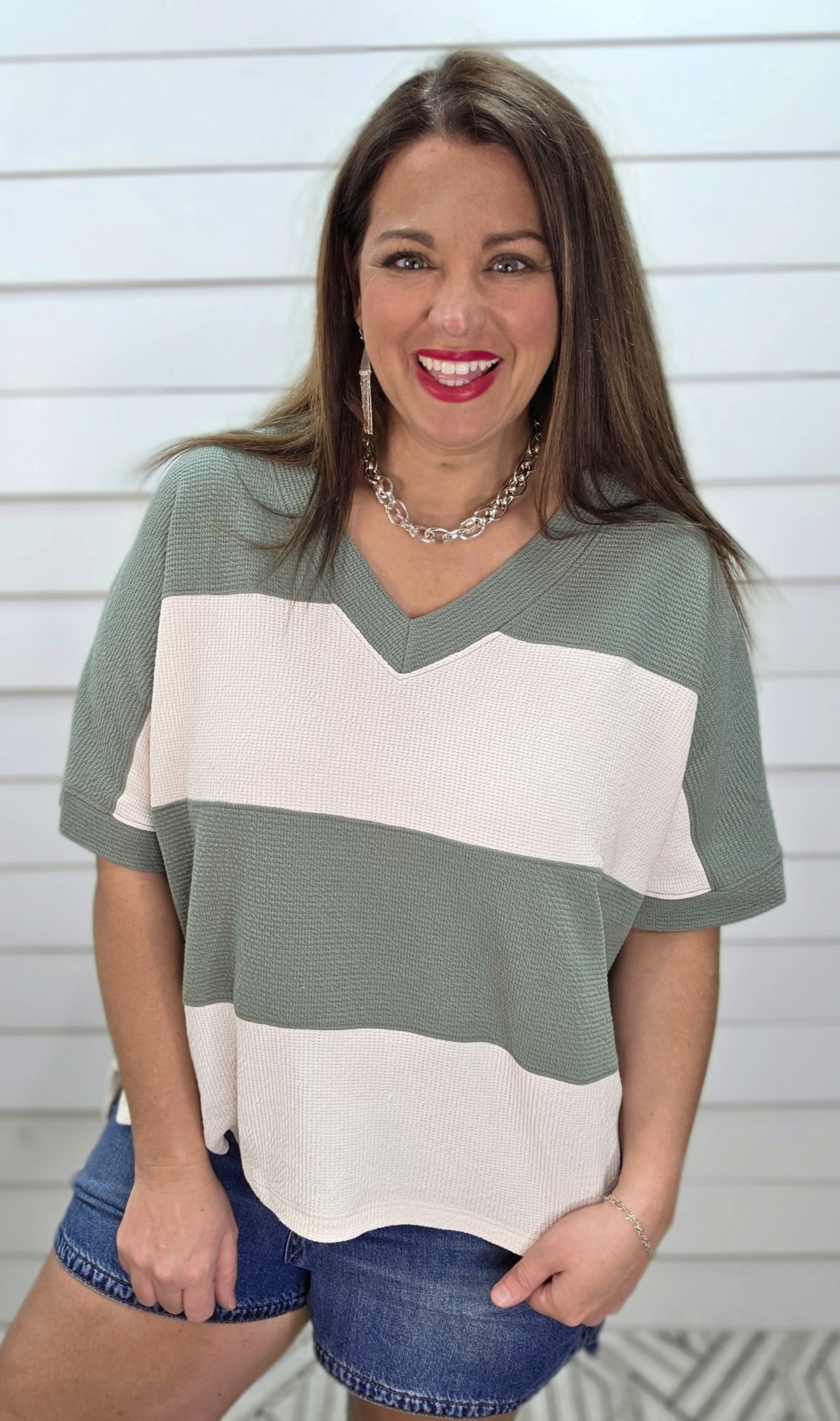 CREAM/SAGE WIDE STRIPE CLOUD FABRIC V NECK LOOSE FIT TOP