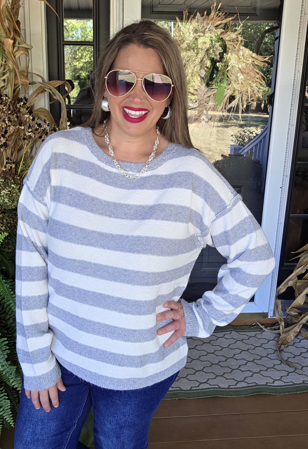 H GREY STRIPED CREW NECK PULLOVER SWEATER