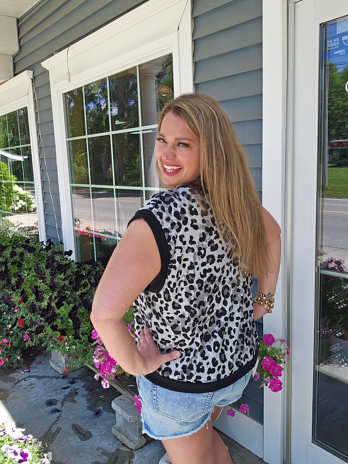 BLACK/CHARCOAL LEOPARD CAP SLEEVE KNIT TOP