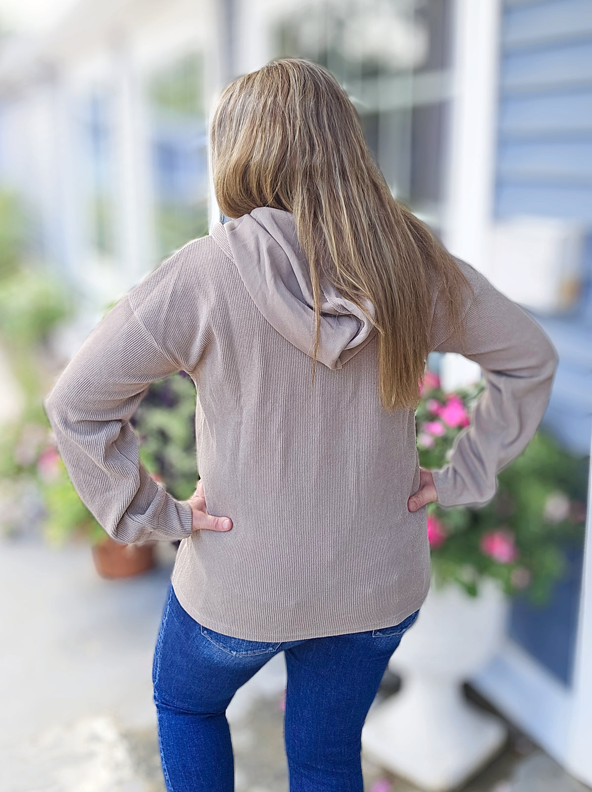 MOCHA RIBBED V NECK LIGHT WEIGHT HOODIE