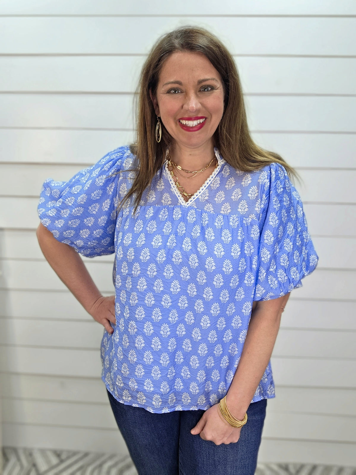 LIGHT BLUE/CREAM PRINTED V NECK TOP W/ LACE TRIM