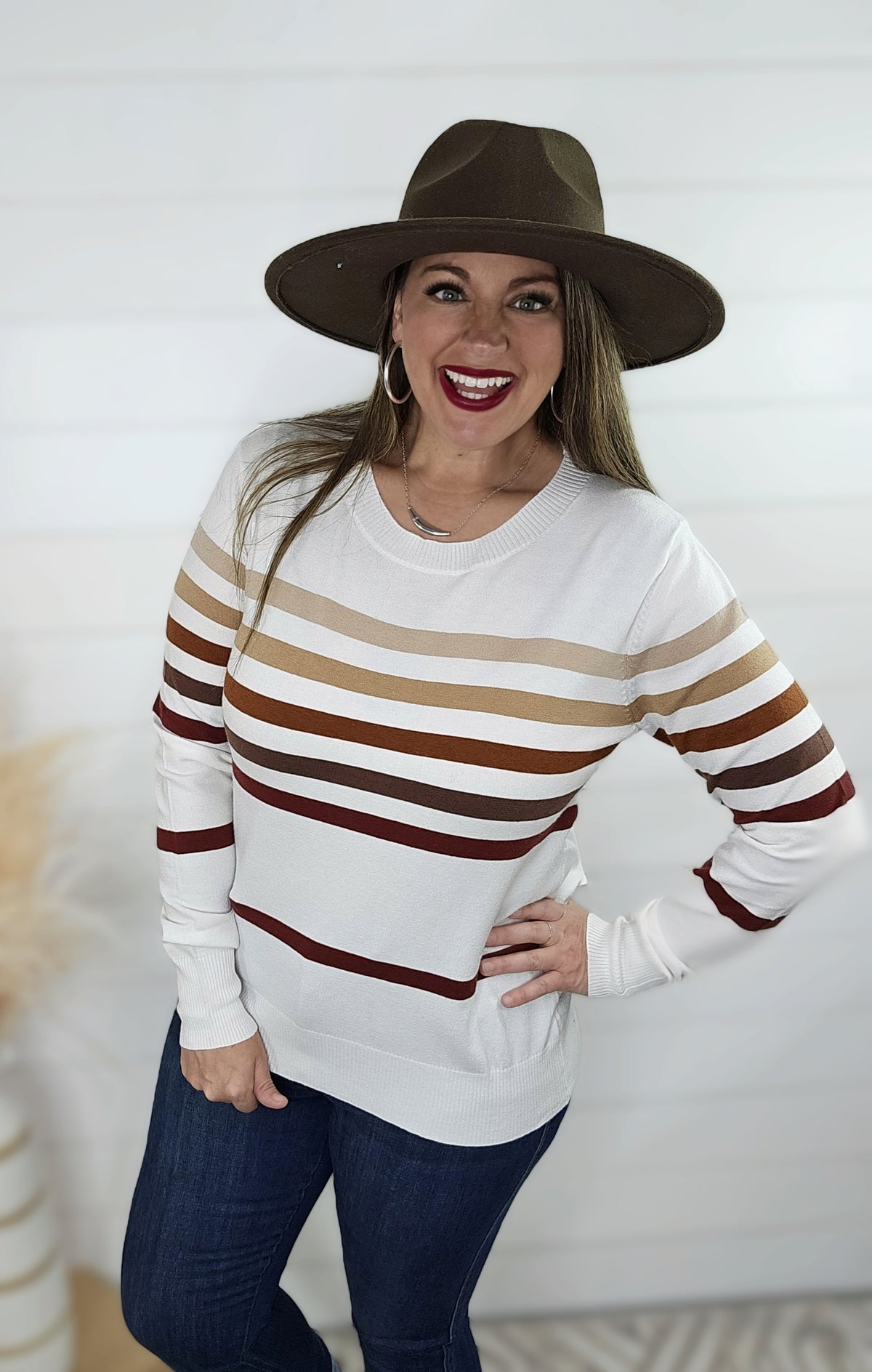 WHITE RUST/BROWN MULTI STRIPE LIGHT WEIGHT SWEATER