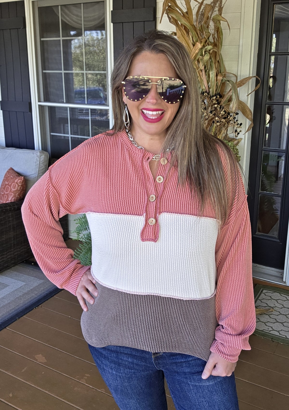 ROSE MAUVE/CREM/CHOCOALTE RAISED RIBBED COLORBLOCK HENLEY KNIT TOP