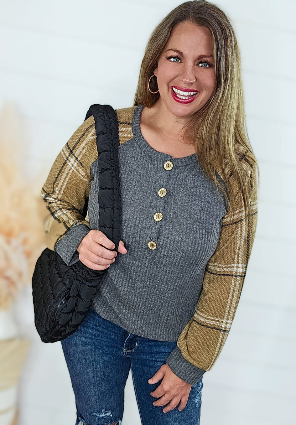 GREY BRUSHED WAFFLE TOP W/ MUSTARD PLAID SLEEVES