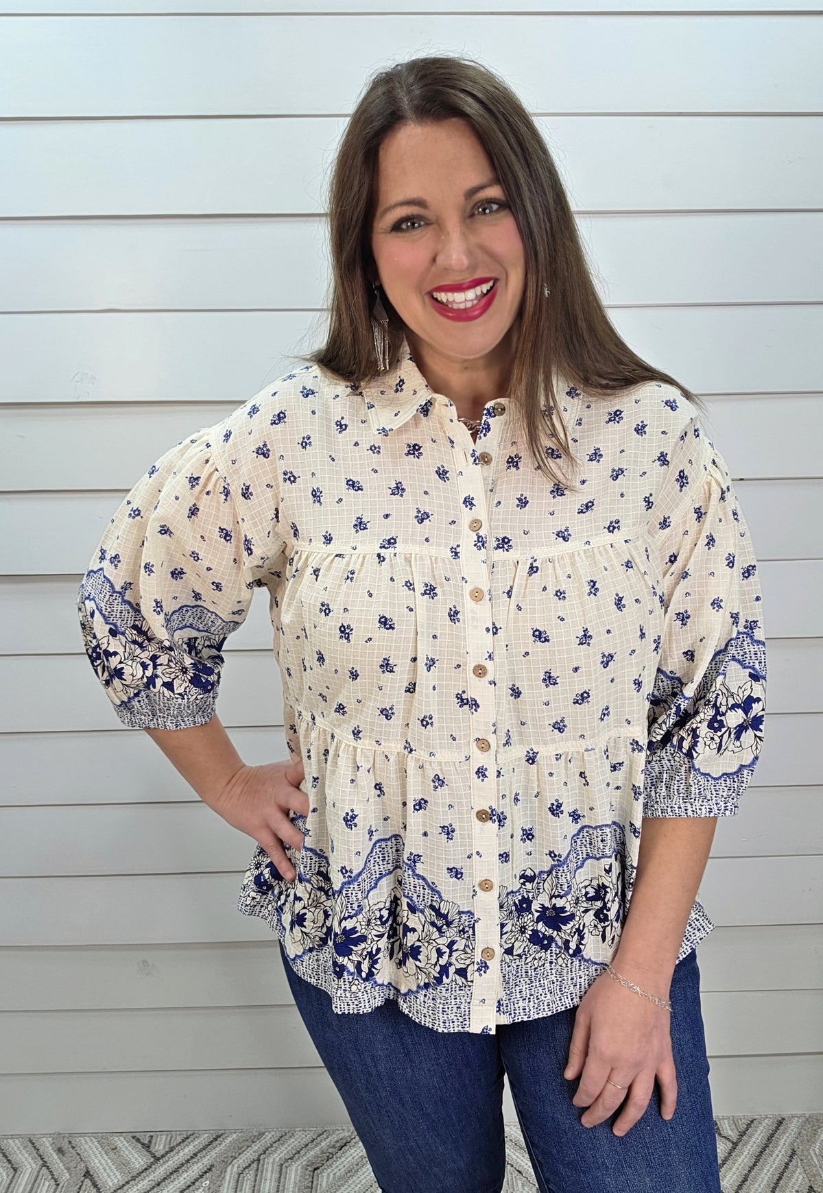 WHITE/BLUE TEXTURED WOVEN BUTTON DOWN FLORAL TOP