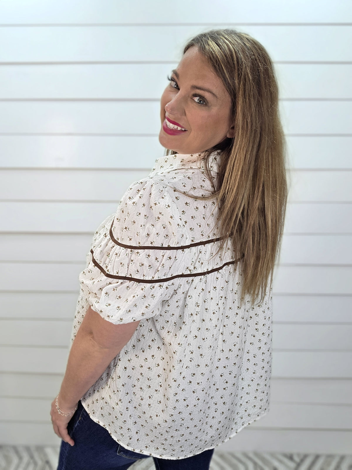 WHITE/MUSHROOM PRINTED BUTTON DOWN FLOWY TOP
