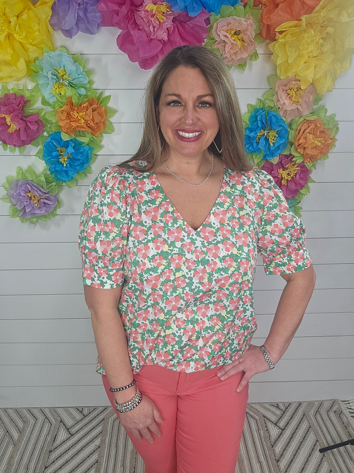 CORAL FLORAL V NECK PUFF SLEEVE TOP