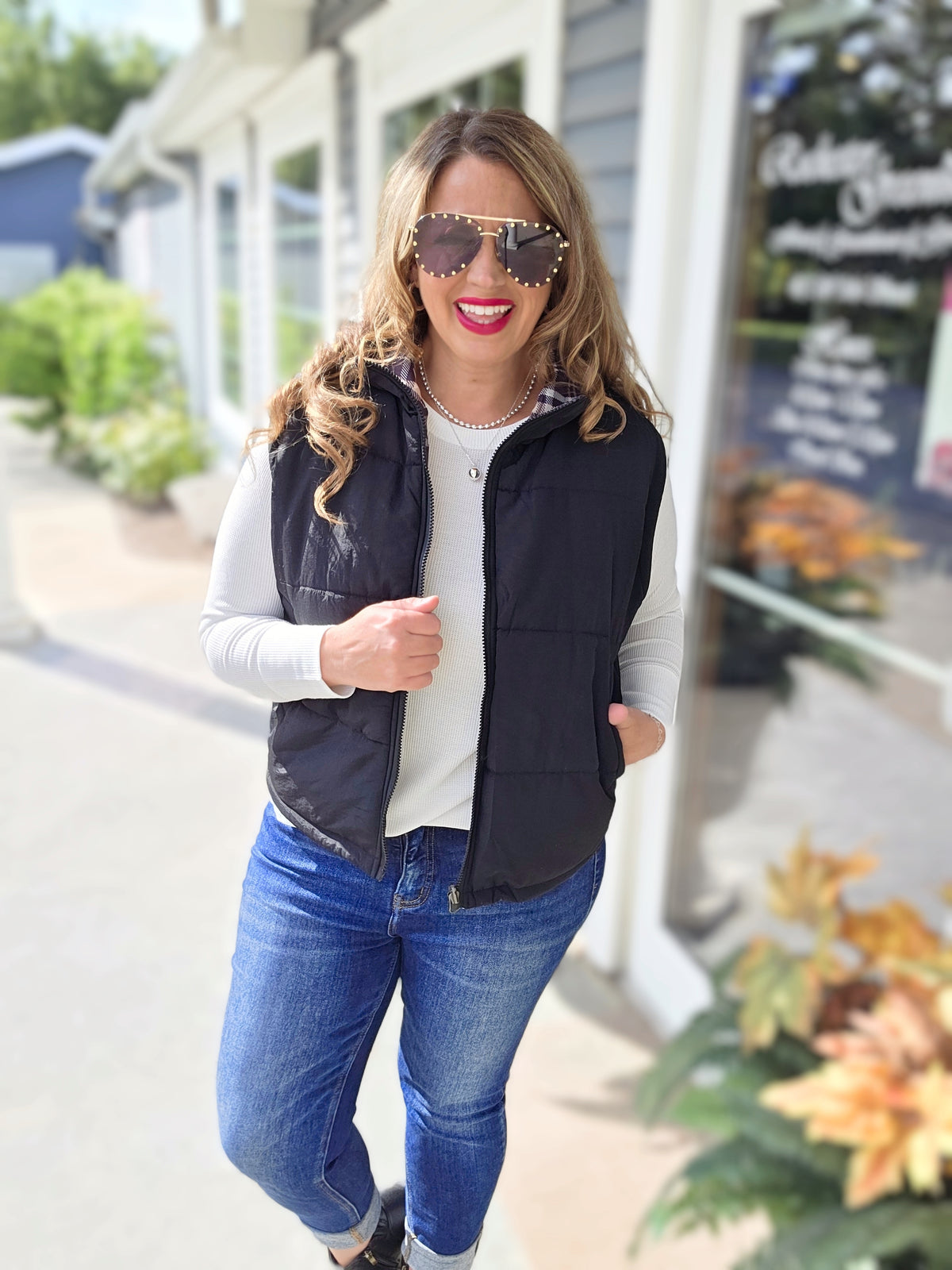 BLACK/PLAID REVERSIBLE VEST