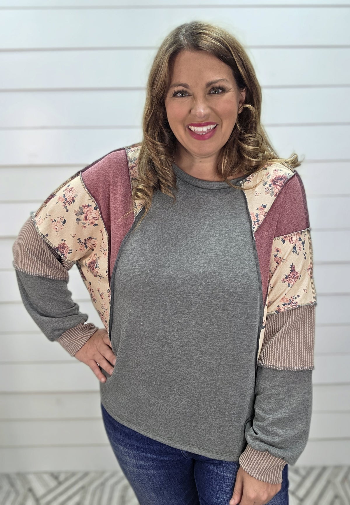 OLIVE/FLROAL CONTRSAT KNIT COLORBLOCK TOP