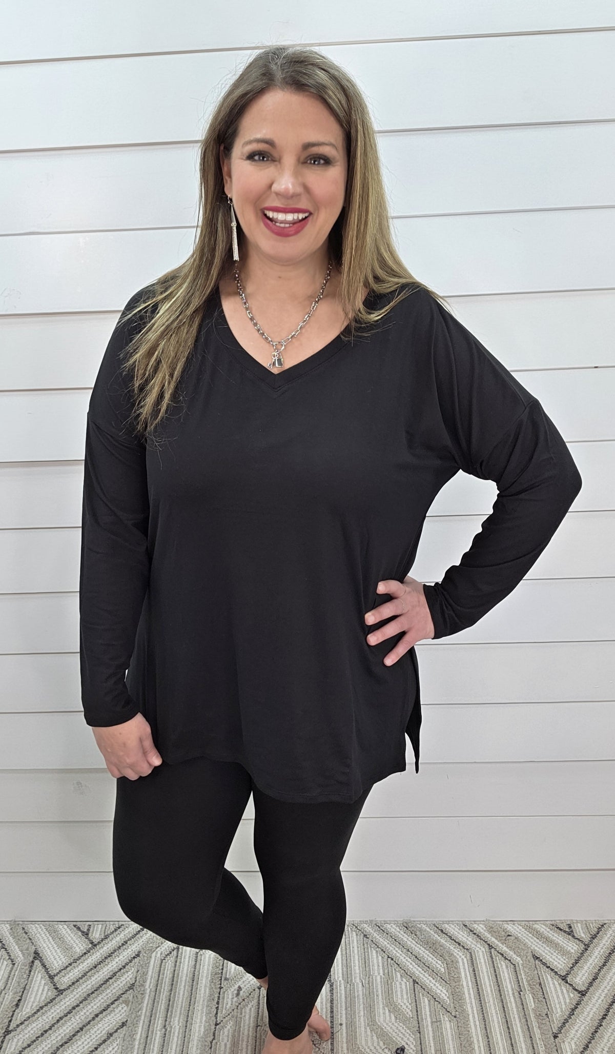 BUTTER SOFT V NECK SET - BLACK