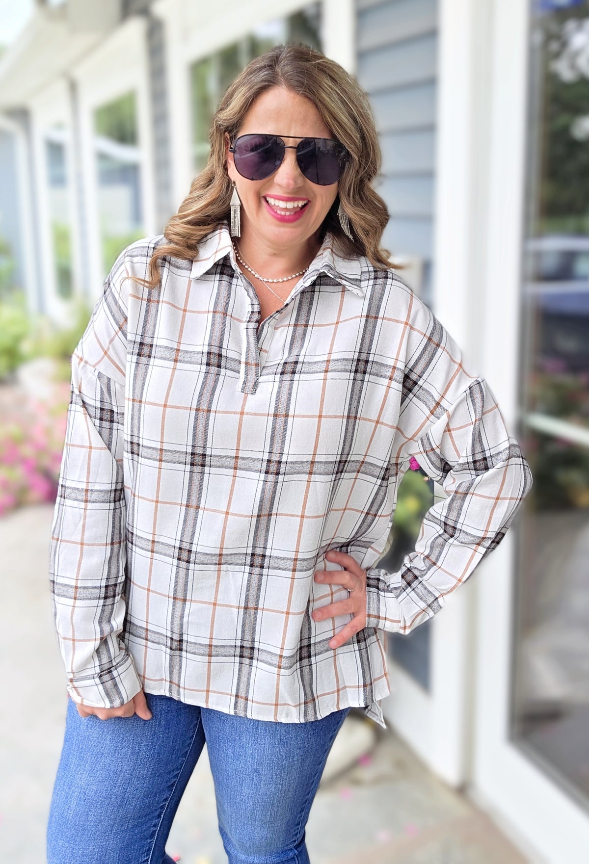 WHITE/CAMEL/BLACK V NECK PLAID TOP