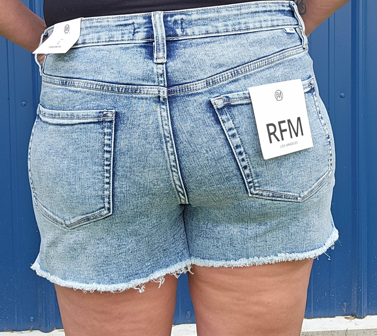 RFM STEP HEM ACID WASH SHORTS