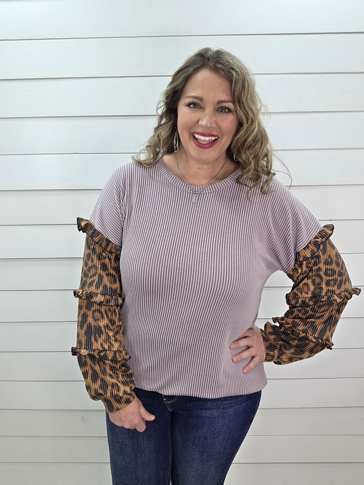 DUSTY LAVENDER RASIED RIBBED KNIT TOP W/ ANIMAL RUFFLE CONTRAST SLEEVES