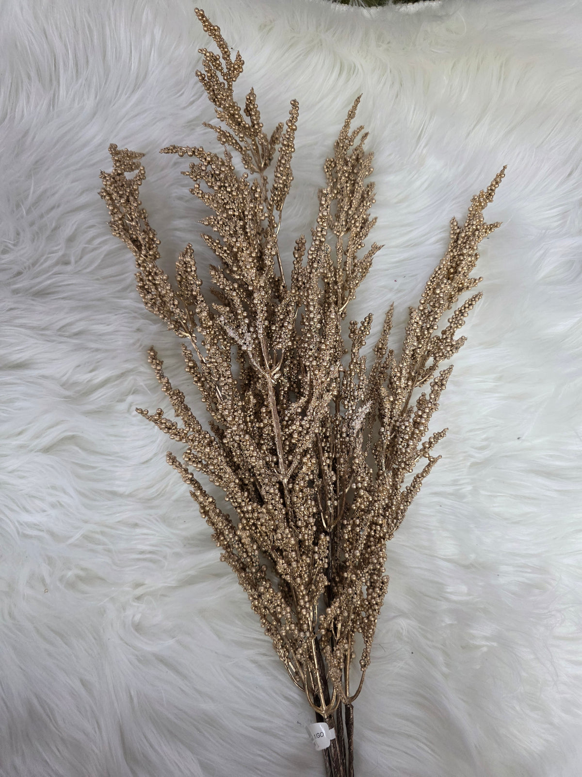 grhse - MATTE GOLD SMALL CLUSTER BERRIES PICK