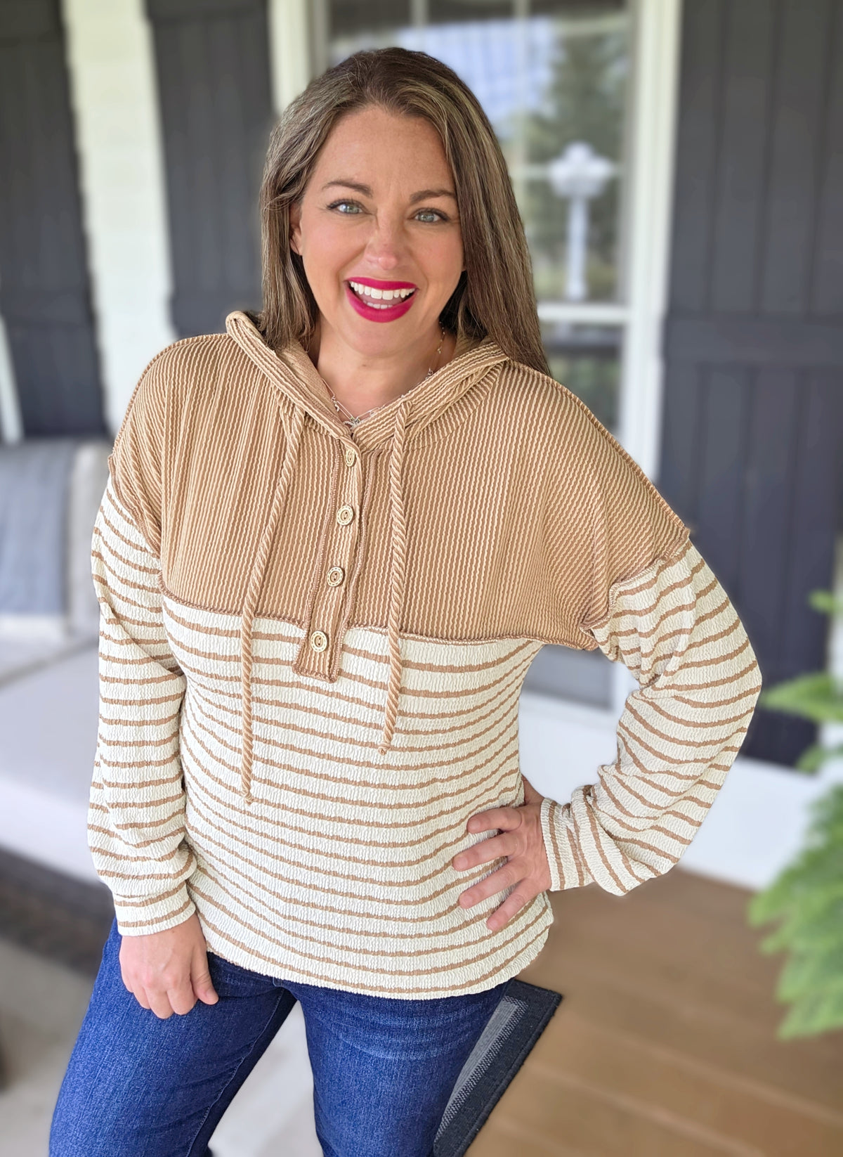 CREAM/MOCHA STRIPED CONTRAST FABRIC HOODED BUTTON TRIM TOP